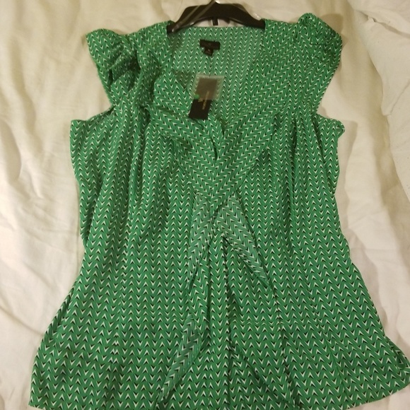 Tops ( bundle) - Picture 3 of 4